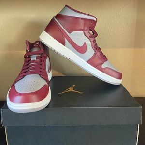 Brand New Air Jordan 1 Mid Cherrywood Size 9 NWOT